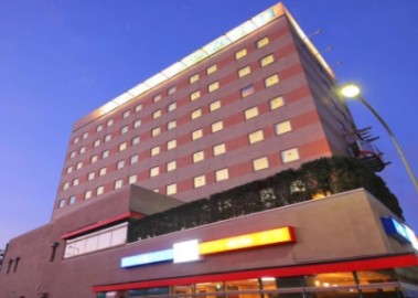 日本工作簽酒店前臺(tái)、  餐廳服務(wù)員